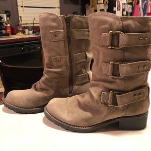 Clark’s mid calf boots size 6m